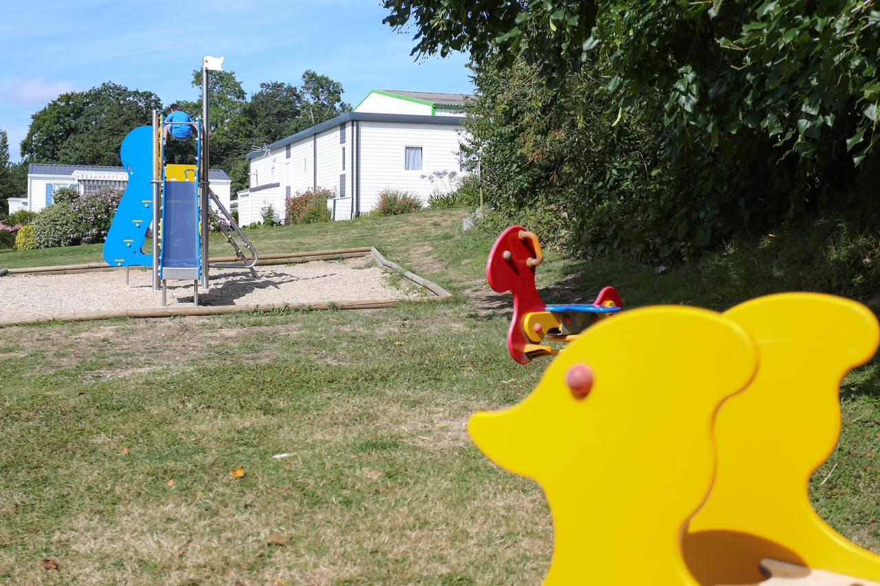 Le Vallon Aux Merlettes マティニョン エクステリア 写真